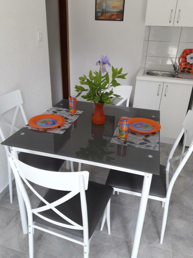 Pauli Apartment Kastela Bagian luar foto